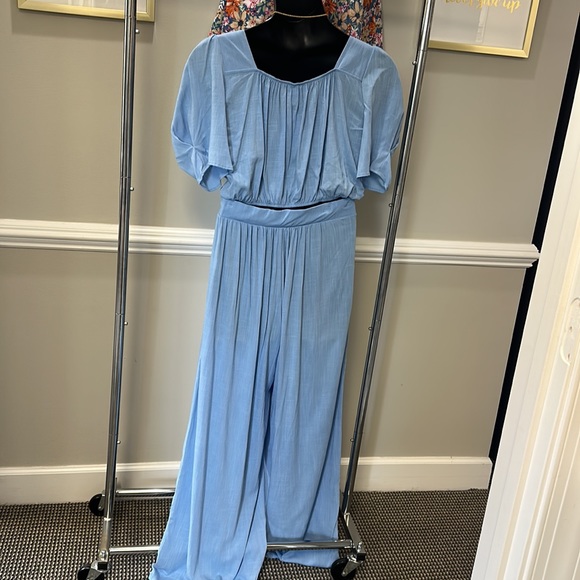 Plus size sweetheart, top and wide leg pants Matching set (blue only) - Picture 3 of 3